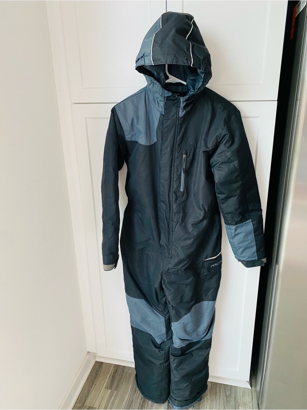 Arctix Kids hooded waterproof snowsuit XL black snow rain winter